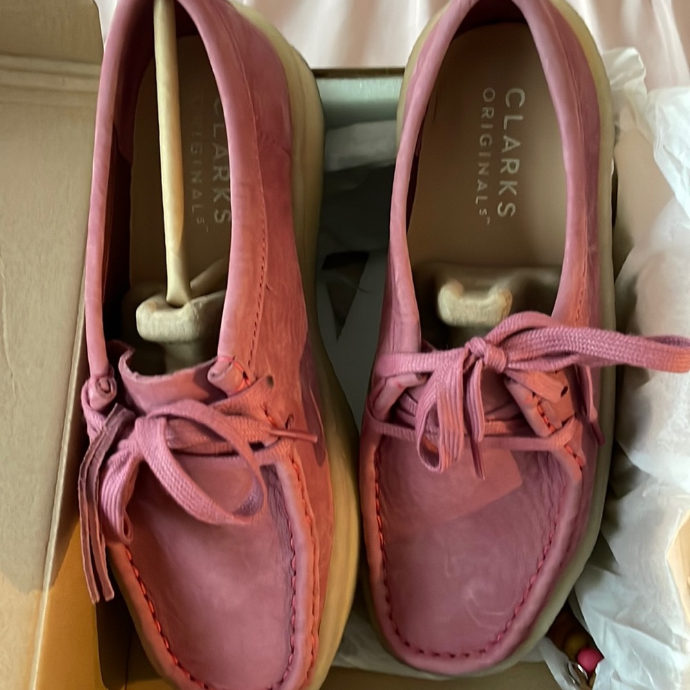 Pink Nubuck Wallebee